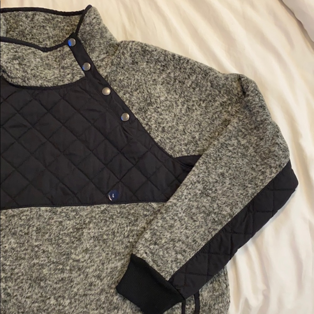 NWOT ❤️ Abercrombie Pull Over